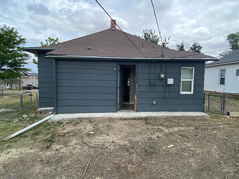 1028 Belleview Ave — Photo 3