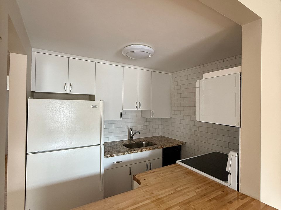 2nd image of 75 Charles St