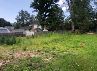 19 N Michigan Ave, Shelby, MI 49455