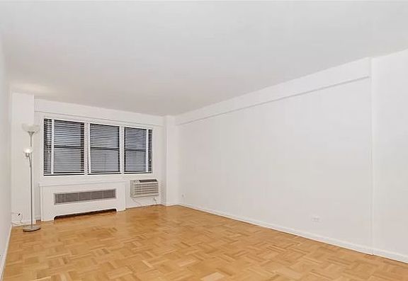 5th image of 320 E 58th St APT 6K