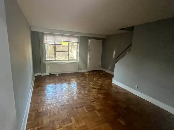 185-15 64th Ave, Fresh Meadows, NY