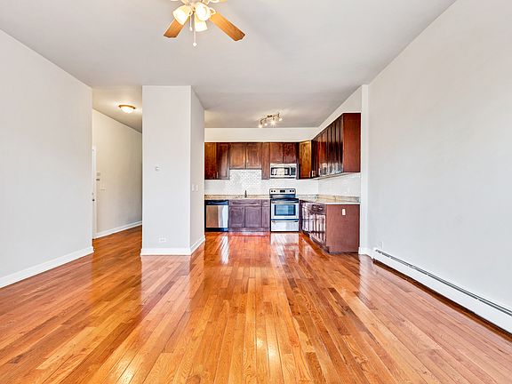 4th image of 5713 N Kenmore Ave APT 1D