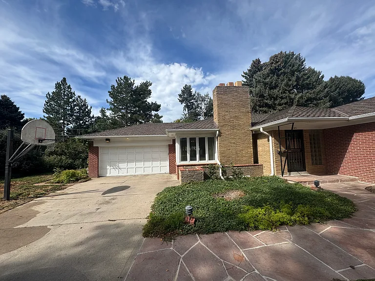 205 Leyden St — Photo 1