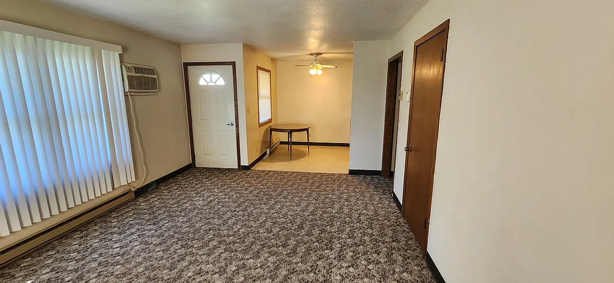 Building Photo - 209 E Park Dr