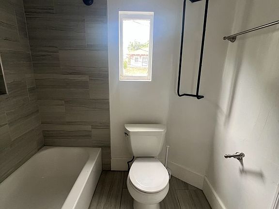 4th image of 819 6th St N #6