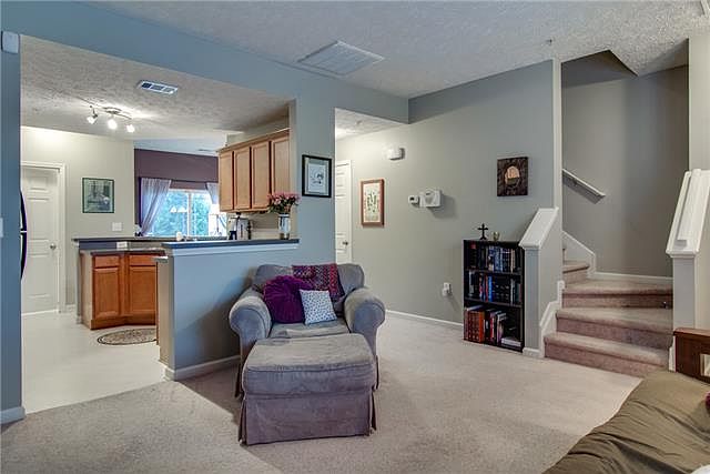 2nd image of 1011 Wells Way