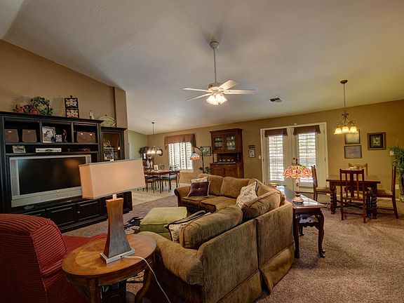 4th image of 1225 E Greenway Cir