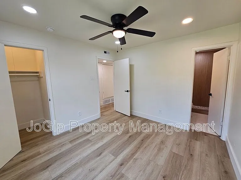 1727 R Ave — Photo 13