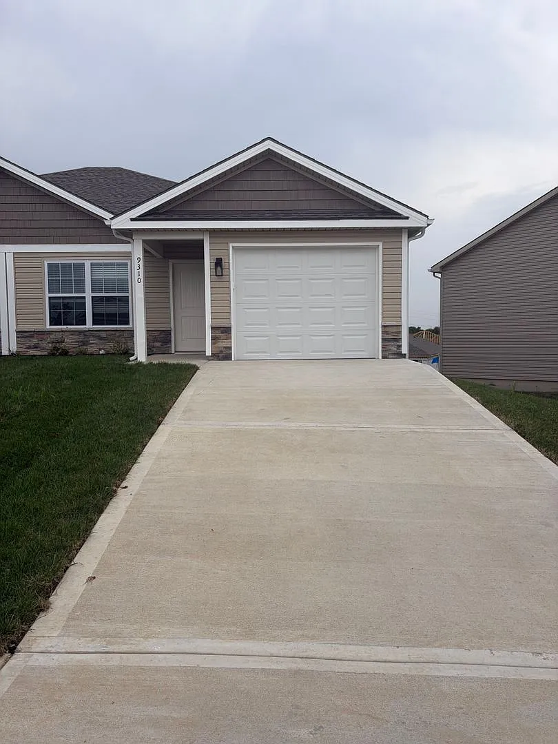 Brand New Ranch Townhome | Never Lived In | One-Level Living | Maintenance-Free | Private Deck | ... — Photo 2