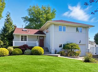17 Willben Lane, Plainview, NY 11803