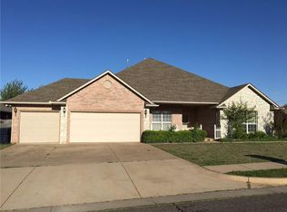 9604 Hillcrest Dr, Oklahoma City, OK 73159