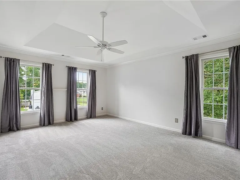 2565 Chestea Dr NE — Photo 10