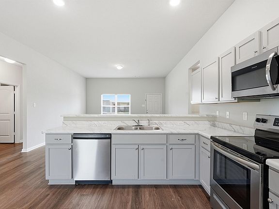 4th image of 1210 Mae Ln