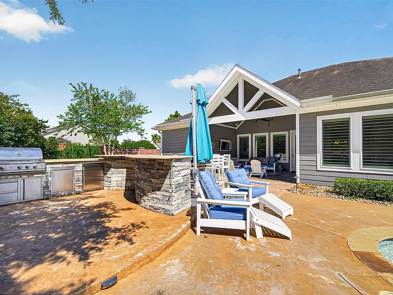 2072 Laurie Darlin Dr — Photo 30