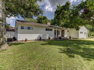 320 N Pershing Ave, Taylorville, IL