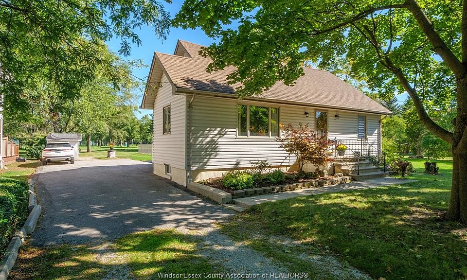 1st image of 4054 Roseland Dr W