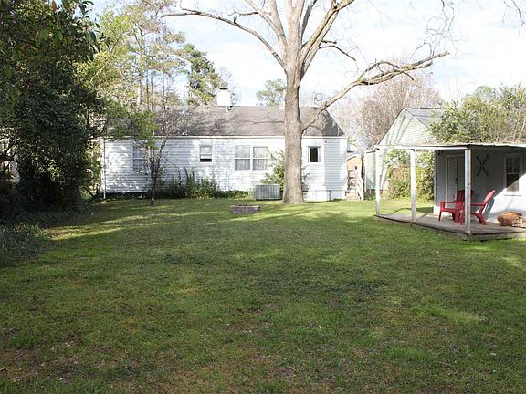 4th image of 3860 Berkley Dr