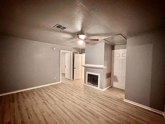 2nd image of 500 Green St