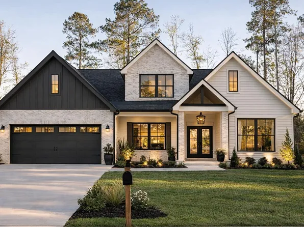 2075 Paige Meadows Ct, Hixson, TN 37343