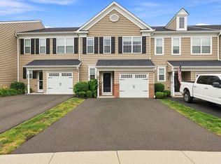 319 W Hamlin Ave, Telford, PA 18969