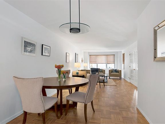 3rd image of 15 W 72nd St APT 2S