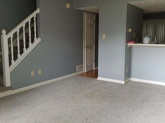 3rd image of 749 E Sherwood Hills Dr