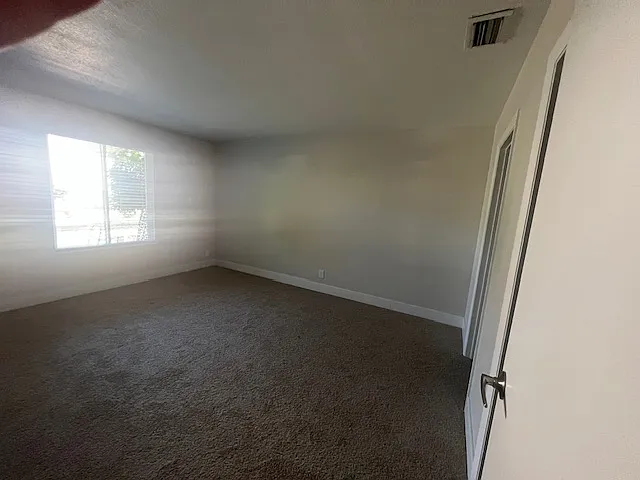 1577 Elizabeth Ave — Photo 2