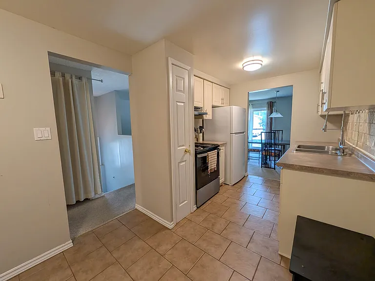 3 Tara Cres — Photo 9