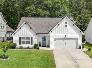 210 S Ridge Dr, Senoia, GA 30276