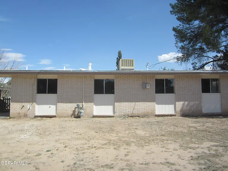 305 Corvena Way — Photo 27