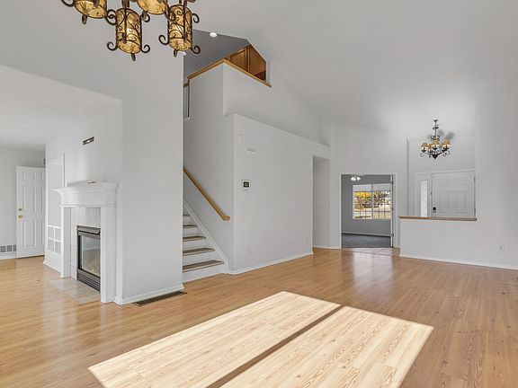 Sitting Room/Dining Room