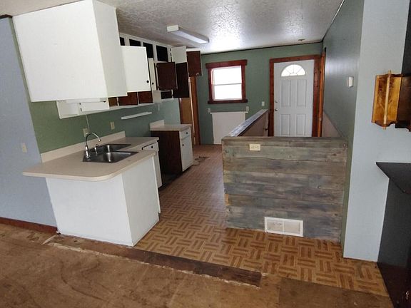 4th image of 11711 Sparrow Dr