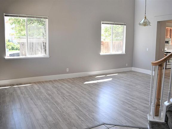 4th image of 3140 Mount Maclure Dr