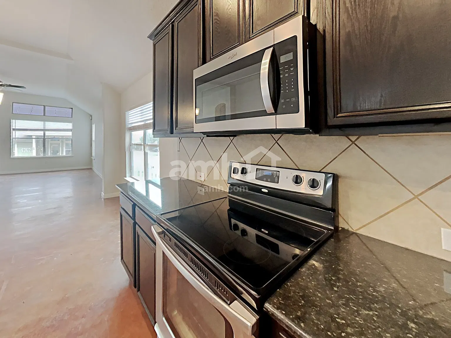 4 bed, 2.0 bath, 2250 sqft, $2,100 — Photo 4