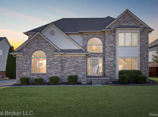52391 Walnut Dr, Chesterfield, MI 48047