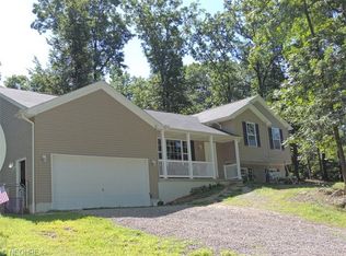 2117 Kelaney Dr NE, Mineral City, OH 44656