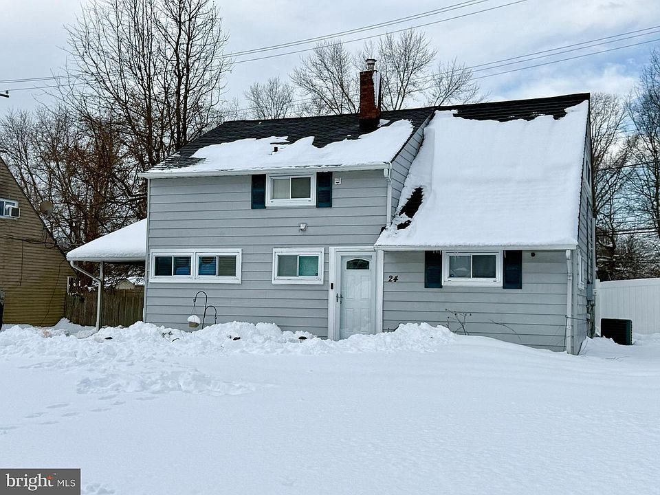 1st image of 24 Roundwood Ln