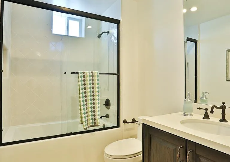 12700 Moorpark St #301 — Photo 13