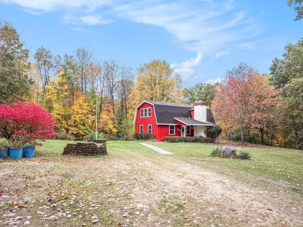 8020 E 98th St, Howard City, MI 49329