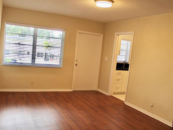 3rd image of 1551 N 12th Ct APT 15B
