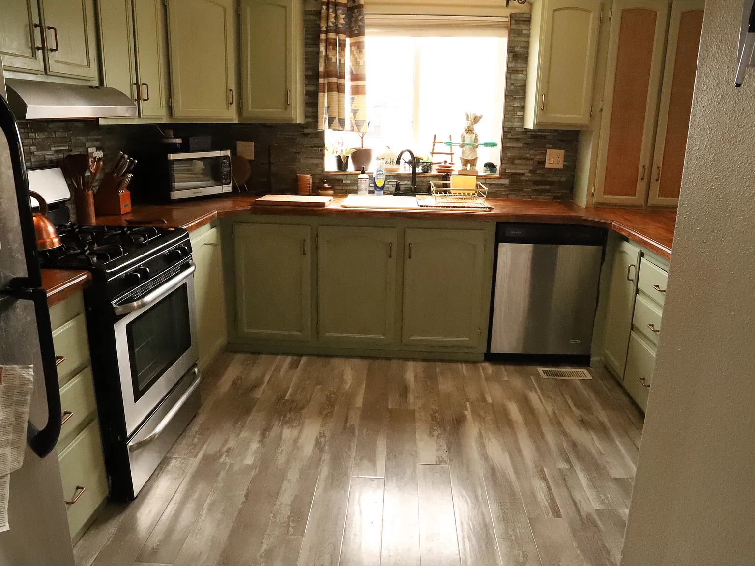 3 bed, 1328 sqft, $2,800 — Photo 2