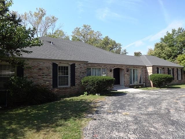 1st image of 11572 New London Dr