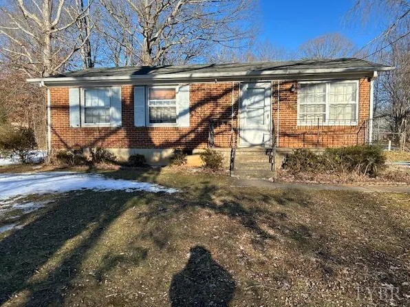 471 Briar Cliff Cir, Lynchburg, VA 24502