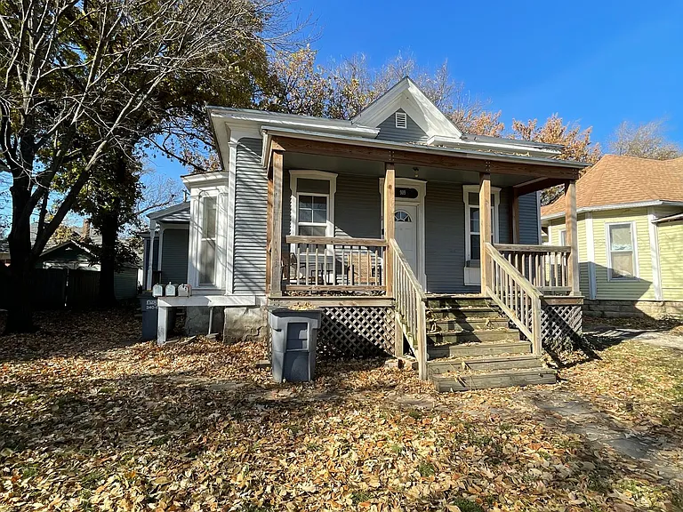 909 Merchant St — Photo 1