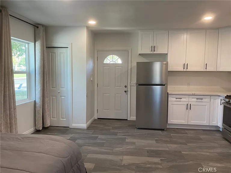 3062 Monroe St — Photo 2