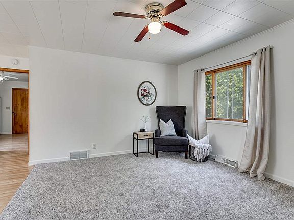 4th image of 411 E Franklin Ave