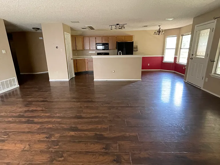 1904 Hollow Ridge Dr — Photo 7
