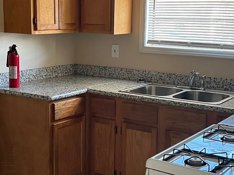 1024 Angela Ave — Photo 3