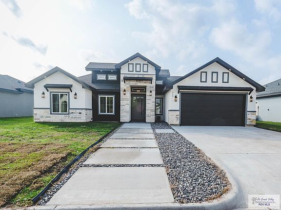 3rd image of 315 Brooks Cir N