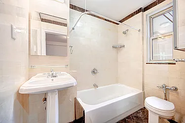 Rented by Urbane Brokerage